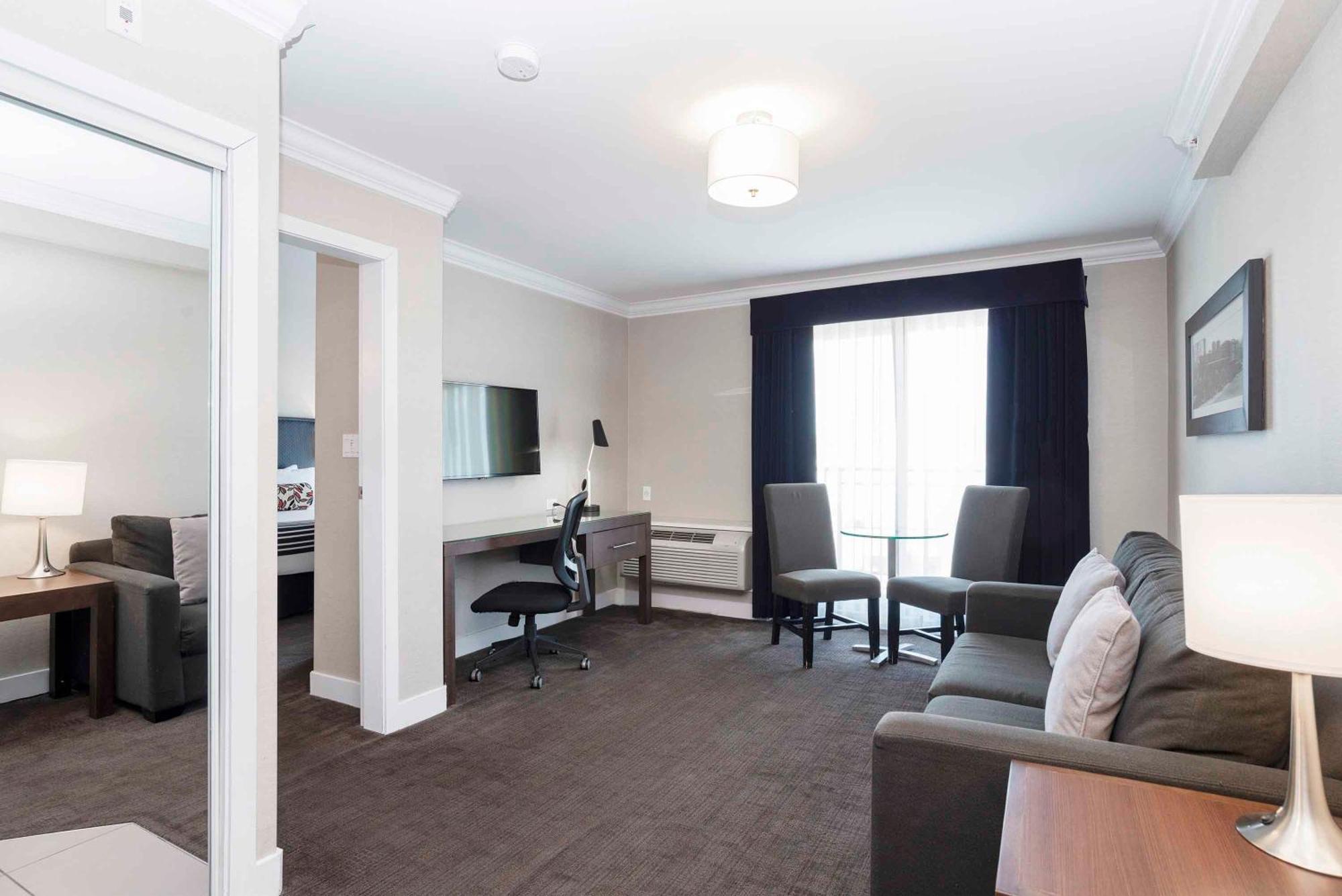 Sandman Signature Prince George Hotel Екстериор снимка